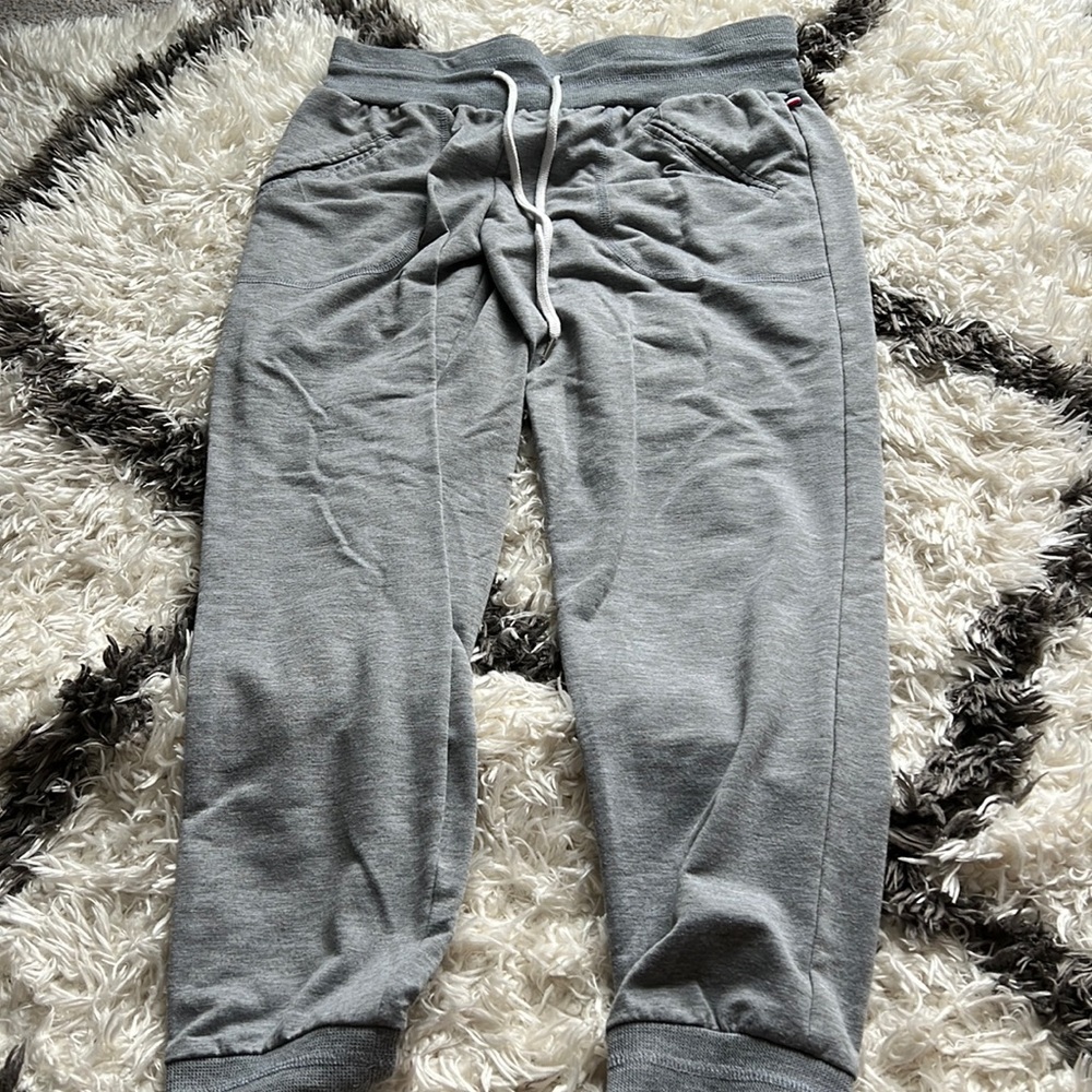 grey sweatpants